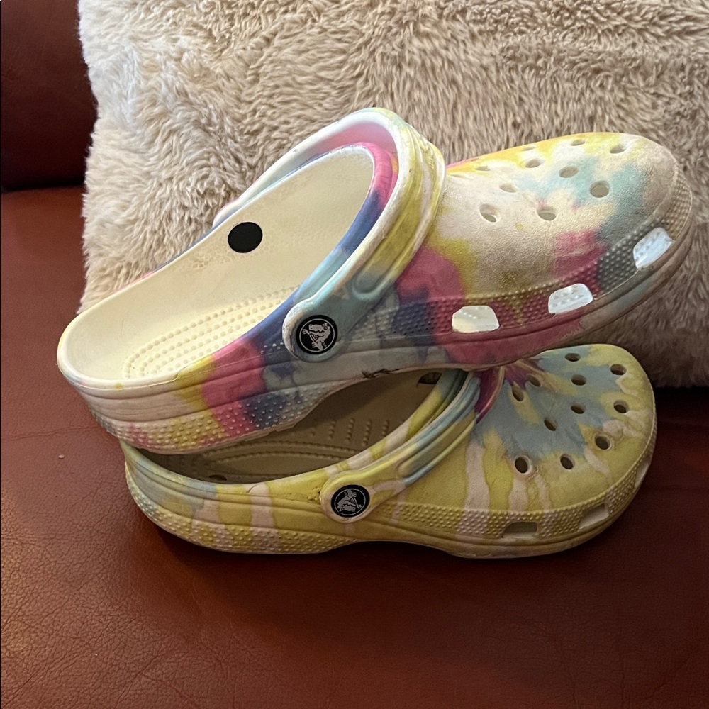 Rainbow Crocs - Picture 5 of 6